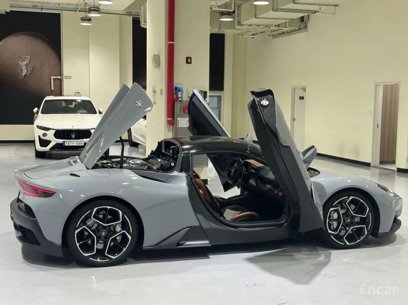 Maserati MC20