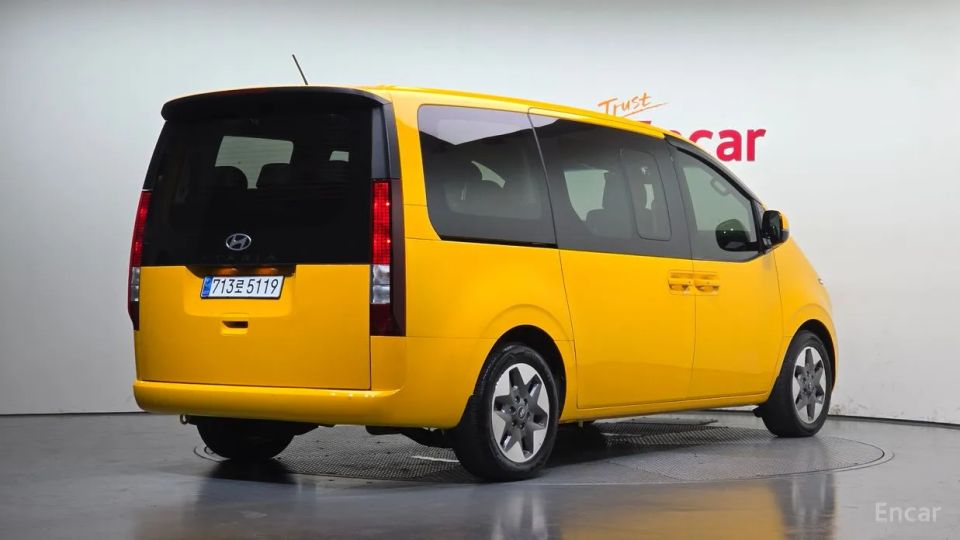 Hyundai Staria