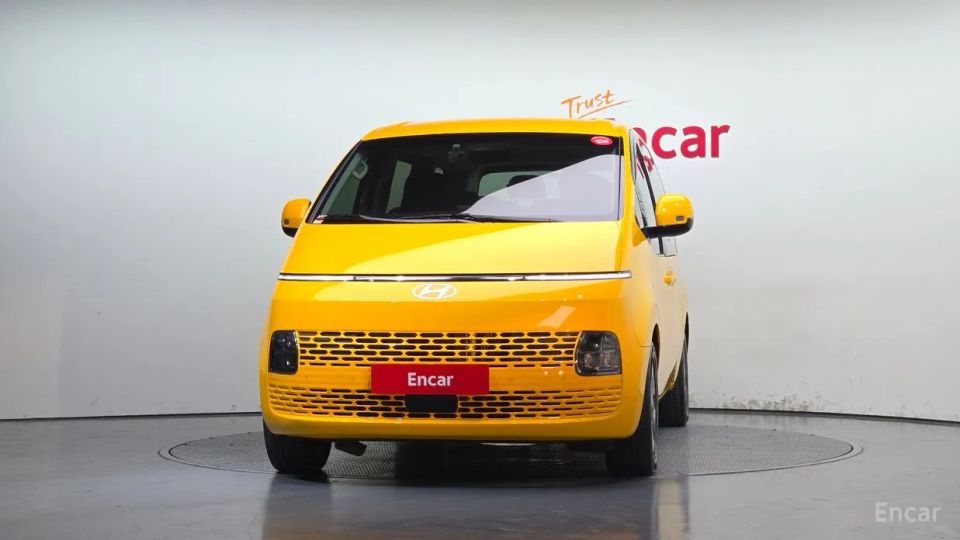 Hyundai Staria