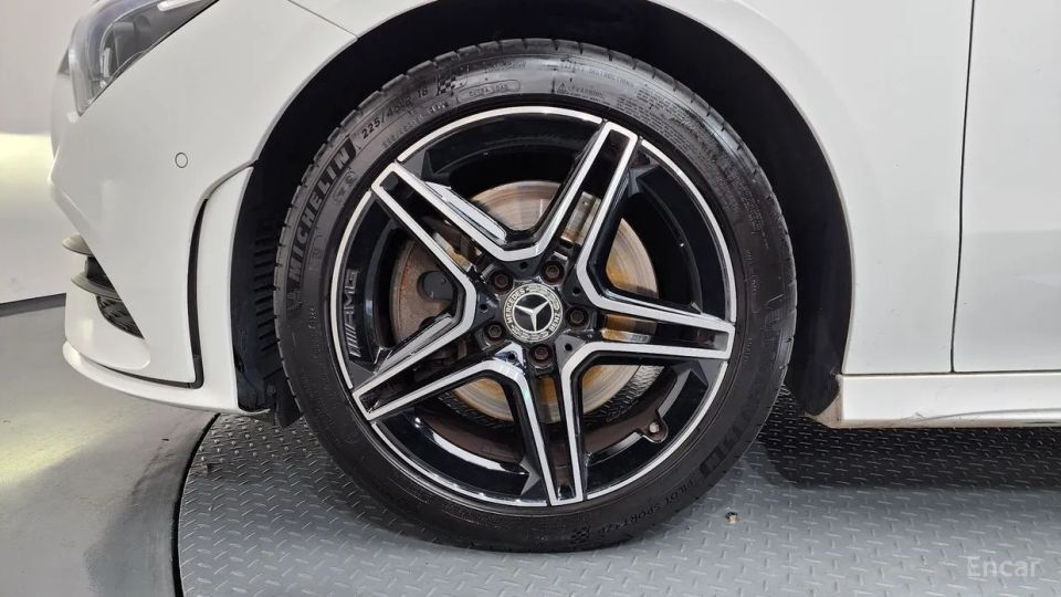 Mercedes-Benz CLA-Class