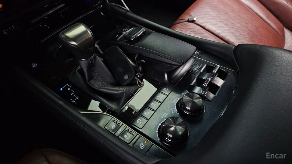 Lexus LX