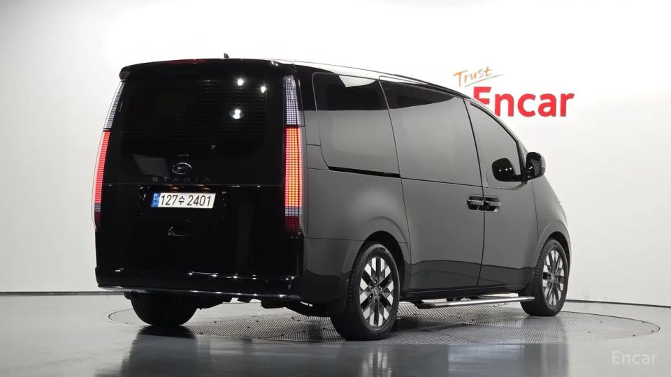 Hyundai Staria