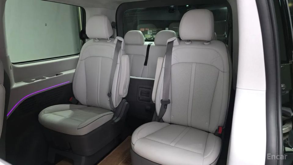 Hyundai Staria