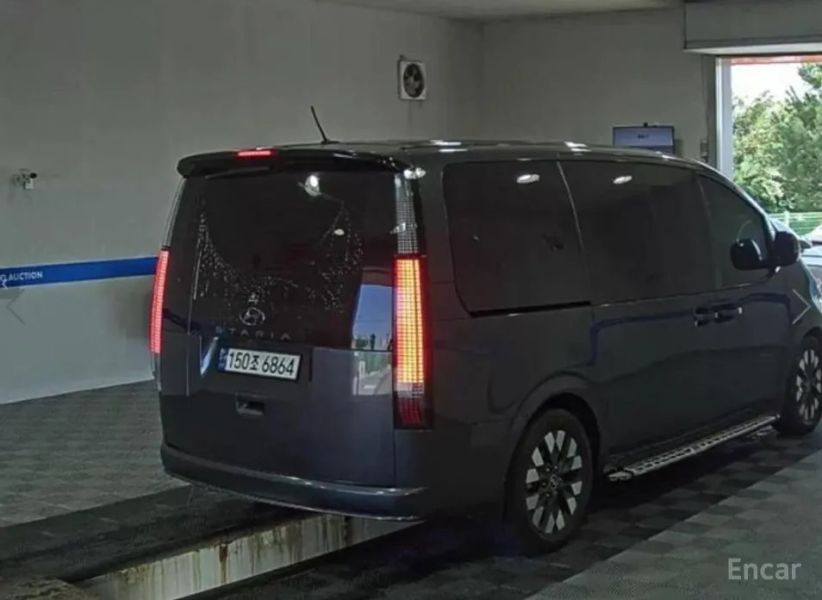 Hyundai Staria
