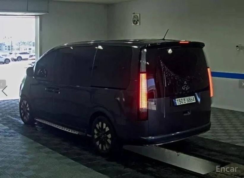 Hyundai Staria