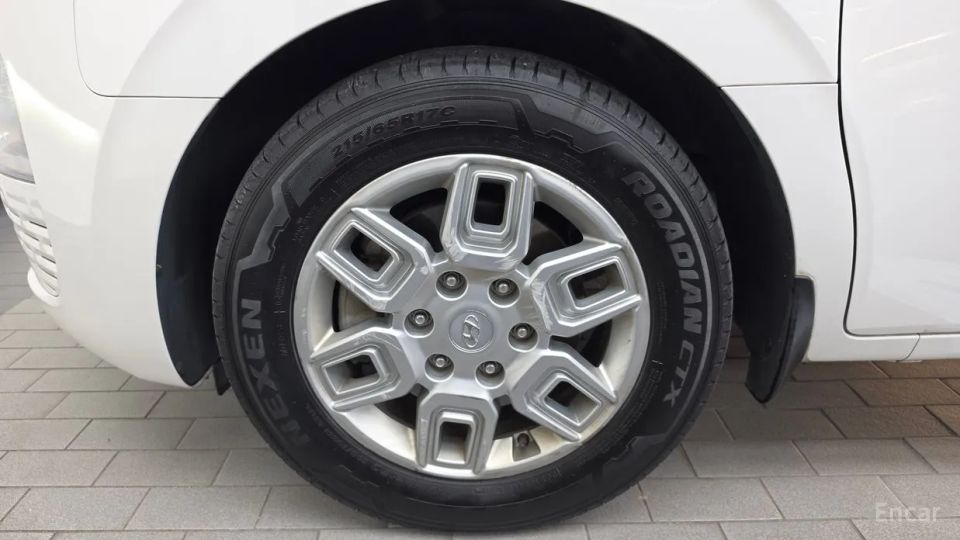 Hyundai Staria