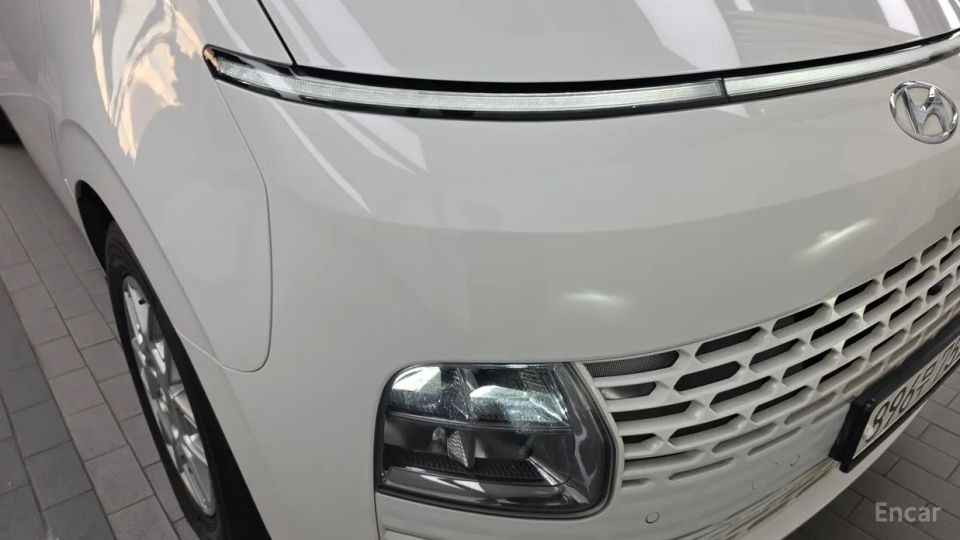Hyundai Staria