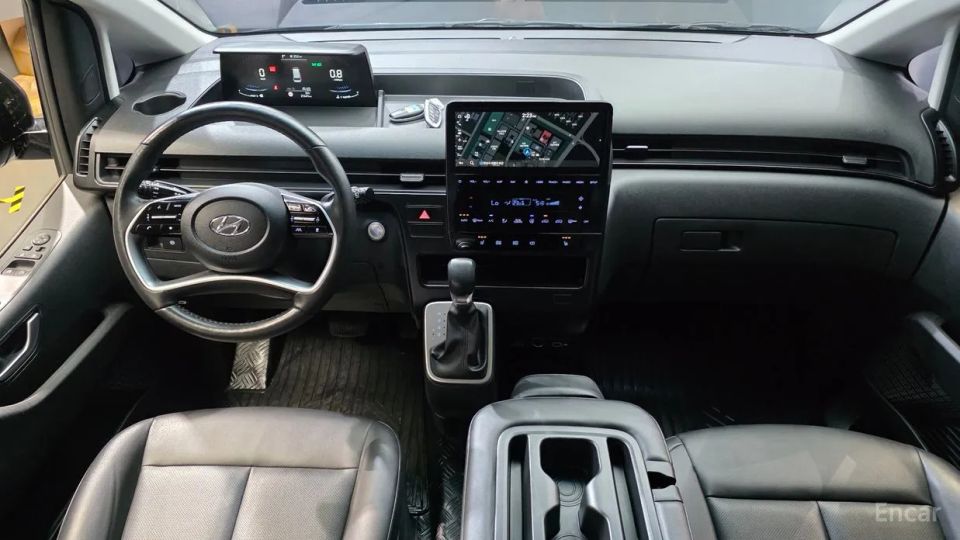 Hyundai Staria