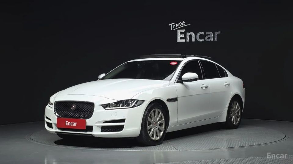 Jaguar XE