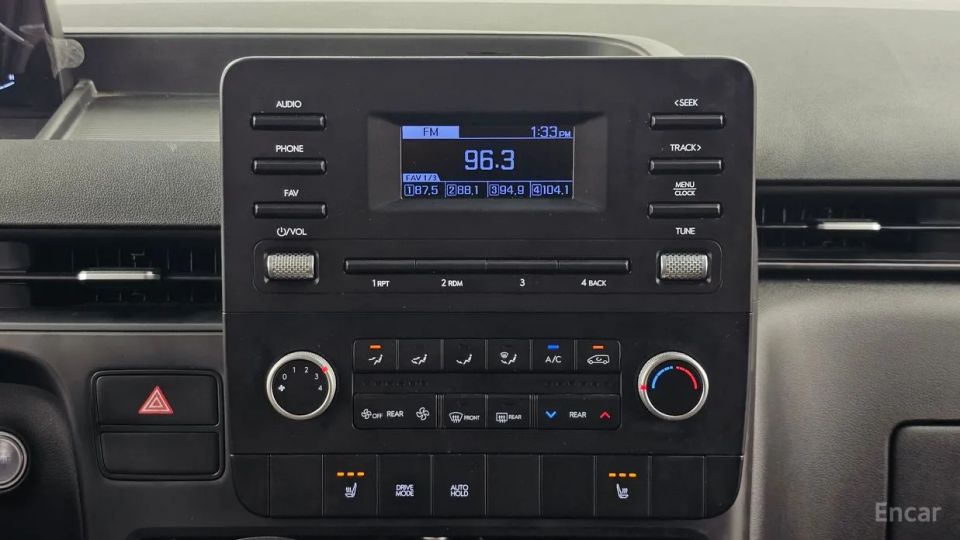Hyundai Staria