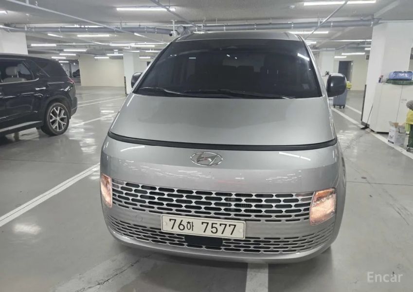 Hyundai Staria