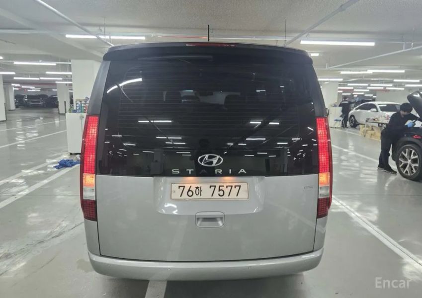 Hyundai Staria