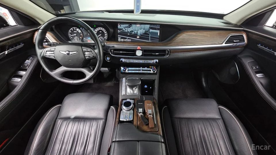 Genesis G90