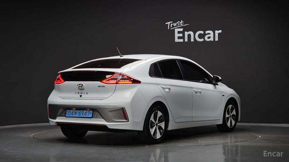 Hyundai Ioniq