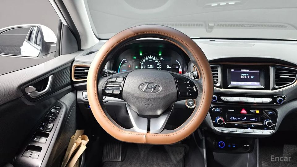 Hyundai Ioniq