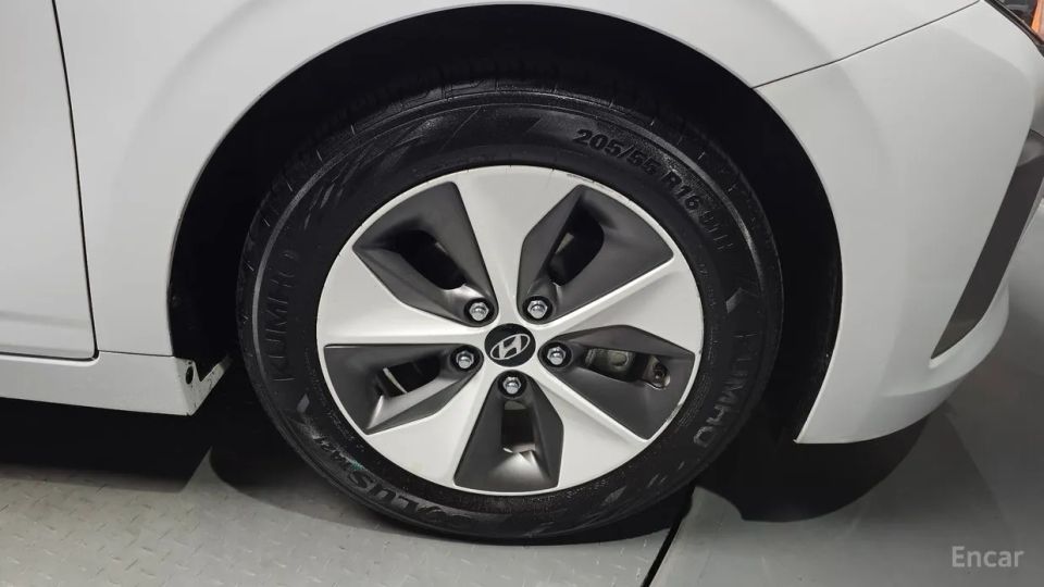 Hyundai Ioniq