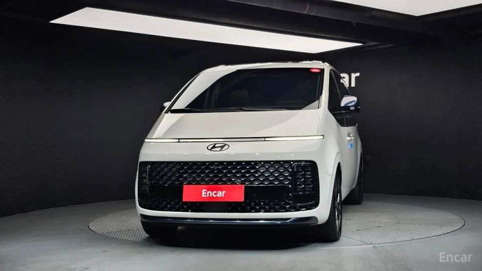 Hyundai Staria