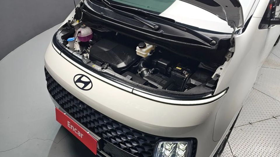 Hyundai Staria