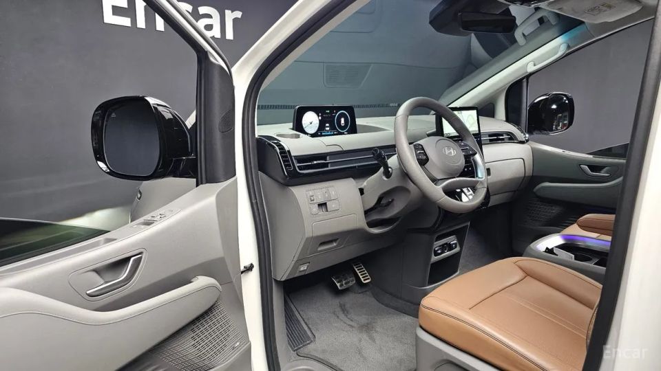Hyundai Staria