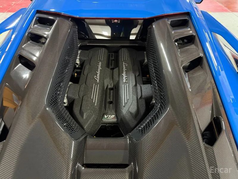 Lamborghini Revuelto
