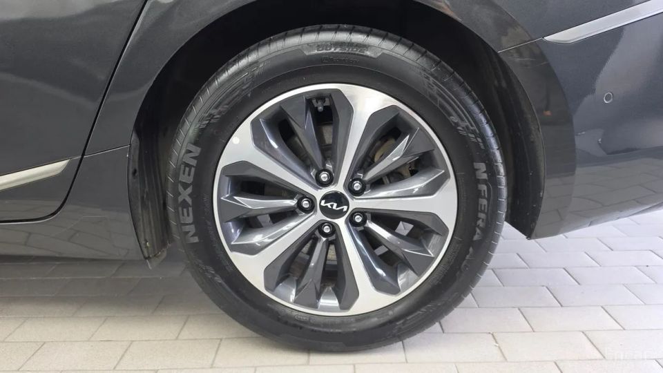Kia K8