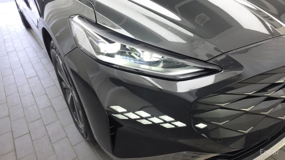 Kia K8
