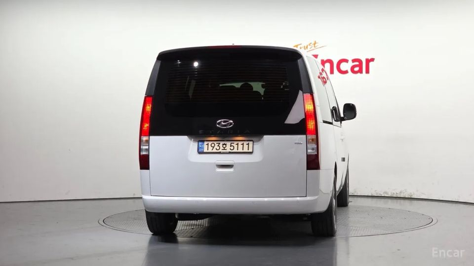 Hyundai Staria