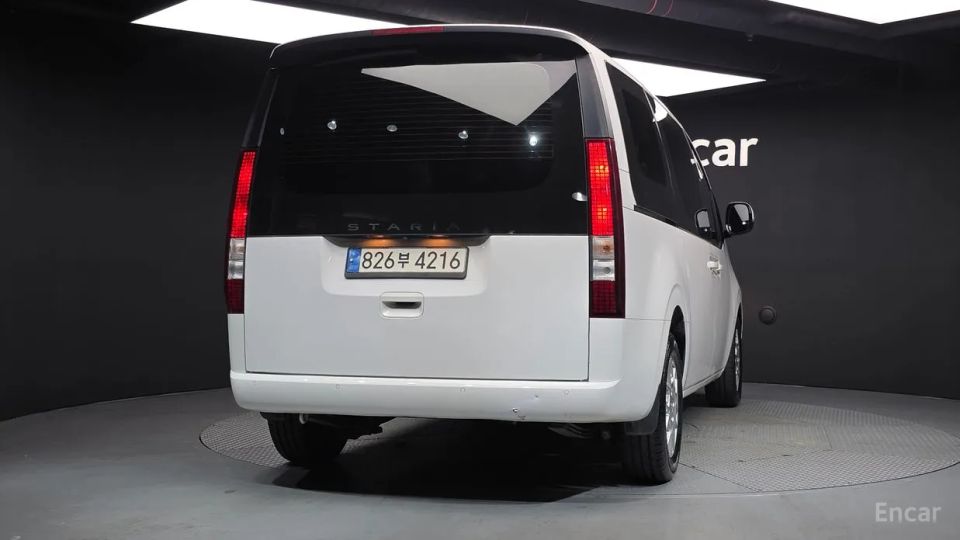 Hyundai Staria
