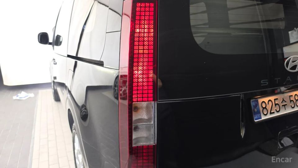 Hyundai Staria