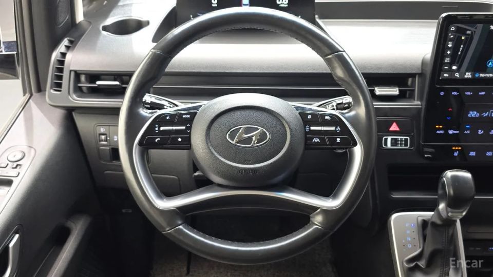 Hyundai Staria