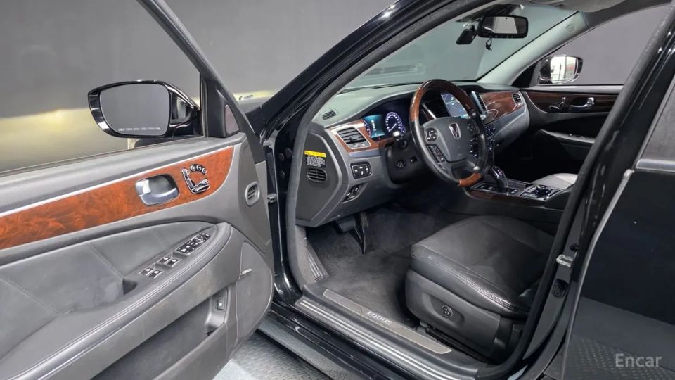 Hyundai Equus