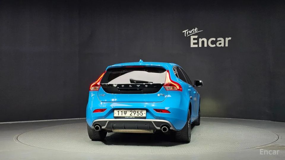 Volvo V40