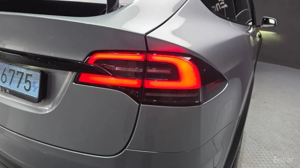 Tesla model-x