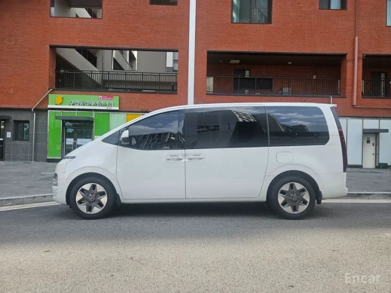 Hyundai Staria