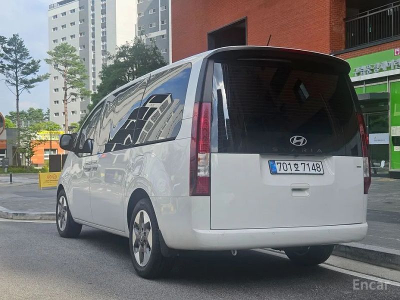 Hyundai Staria