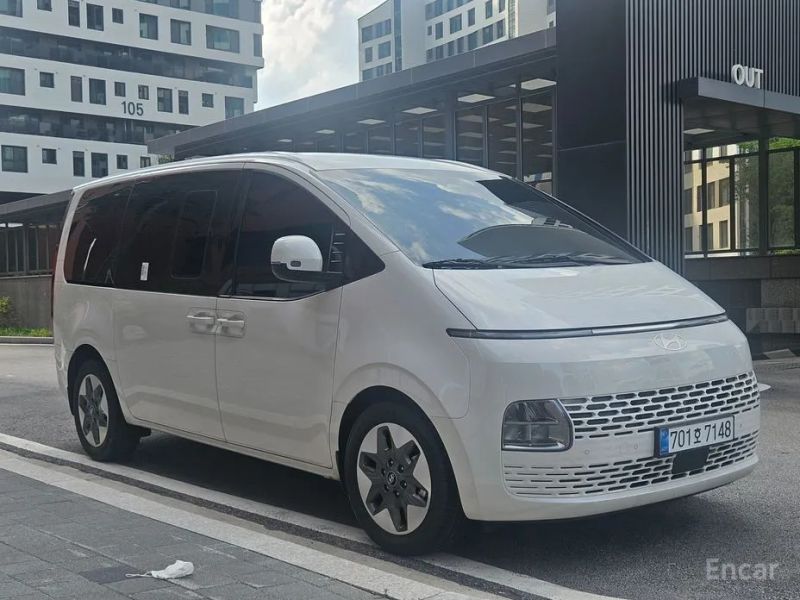 Hyundai Staria