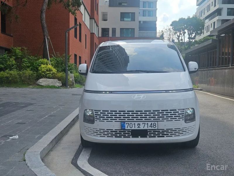 Hyundai Staria