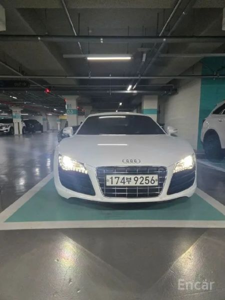 Audi R8