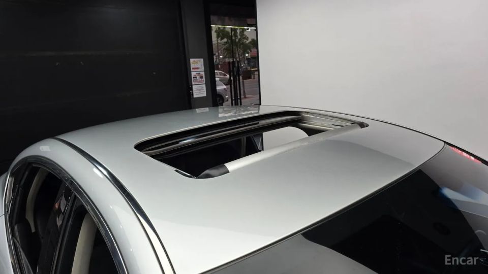 Infiniti M