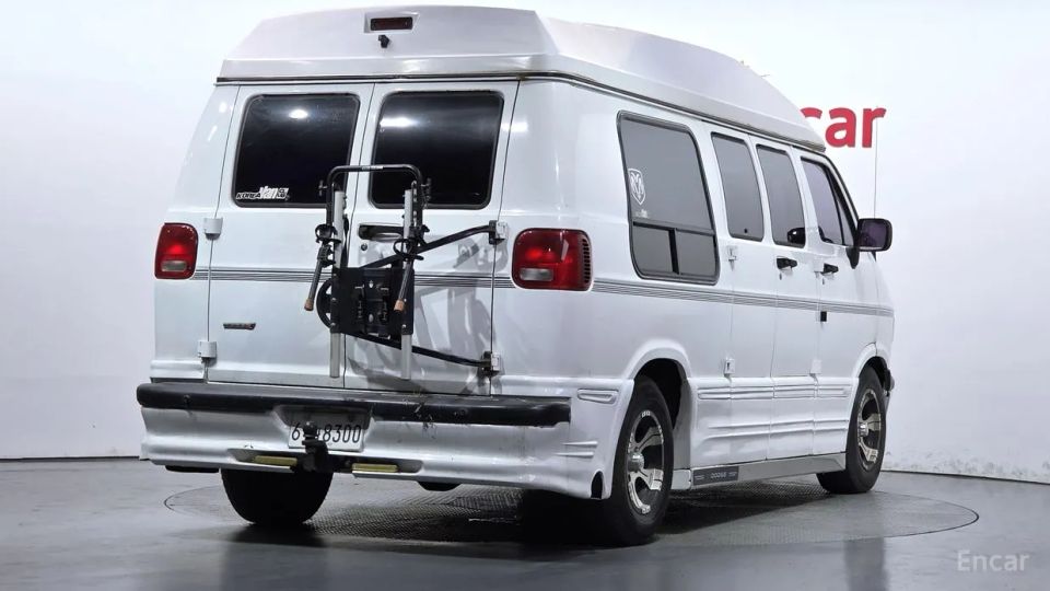 Dodge Ram Van