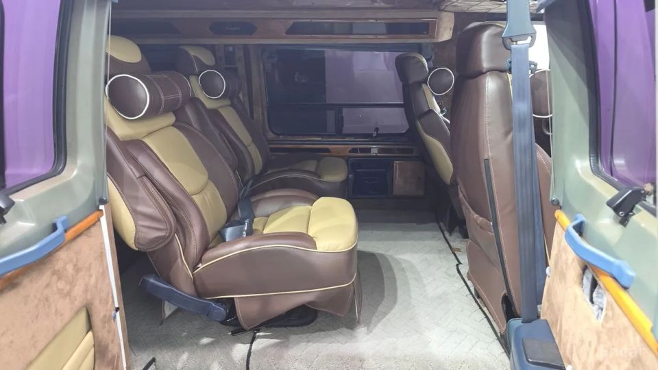 Dodge Ram Van