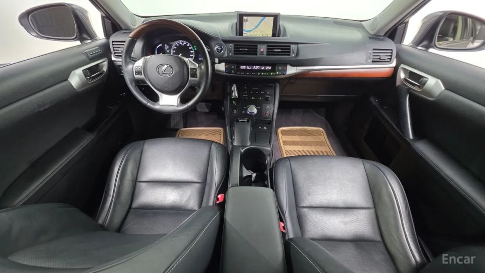 Lexus CT200h