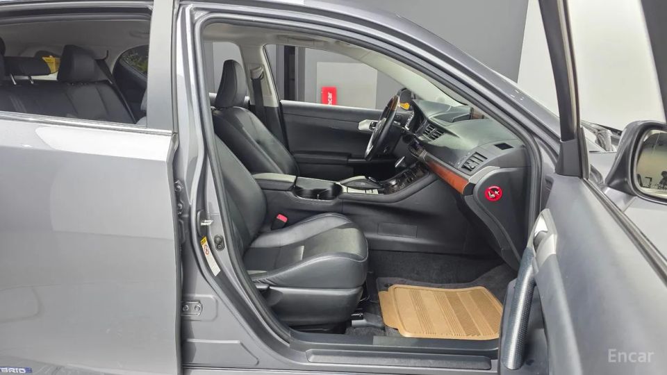 Lexus CT200h