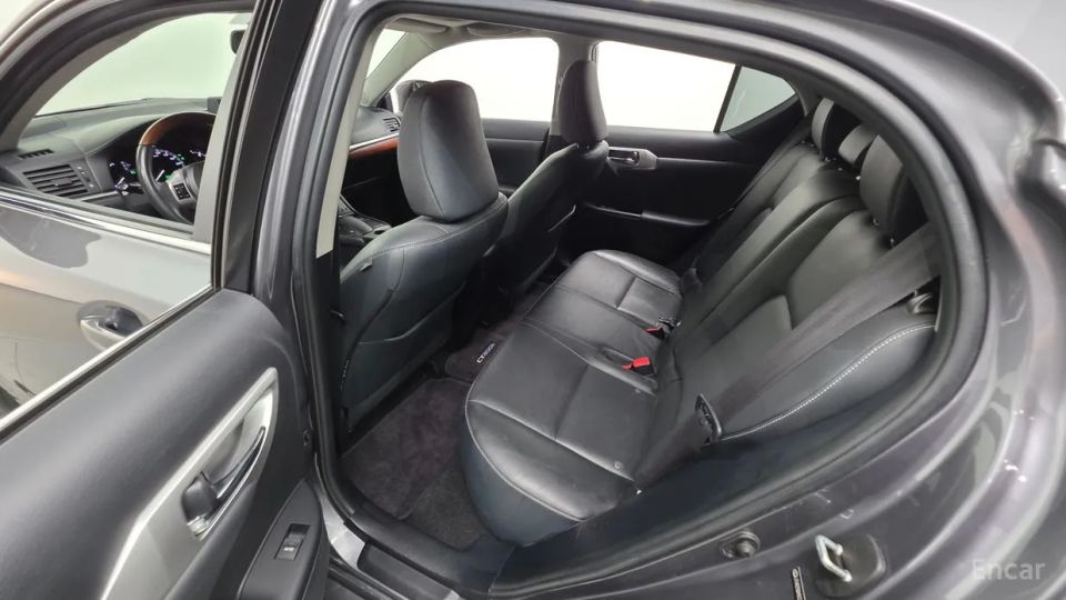 Lexus CT200h