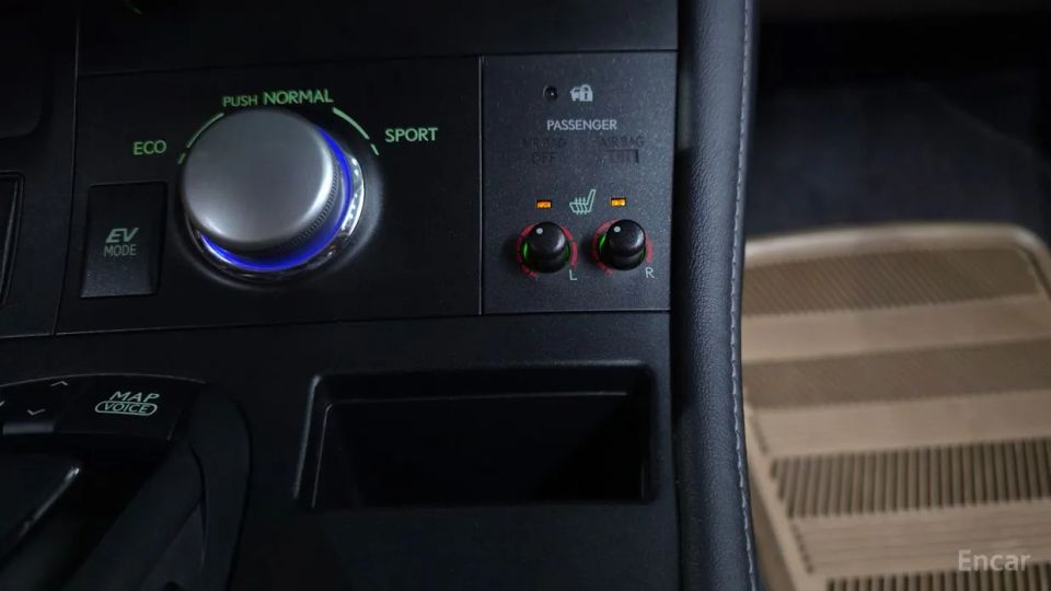 Lexus CT200h