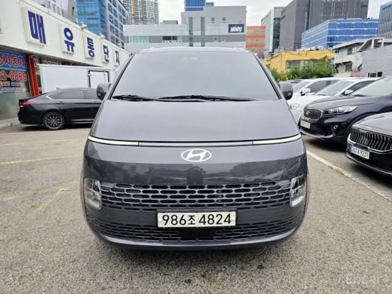 Hyundai Staria