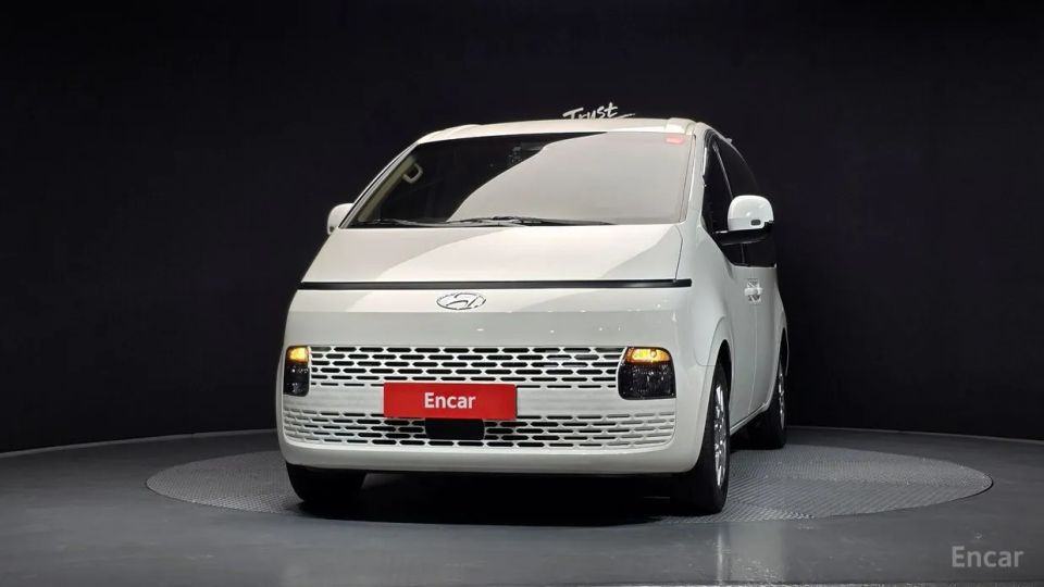 Hyundai Staria
