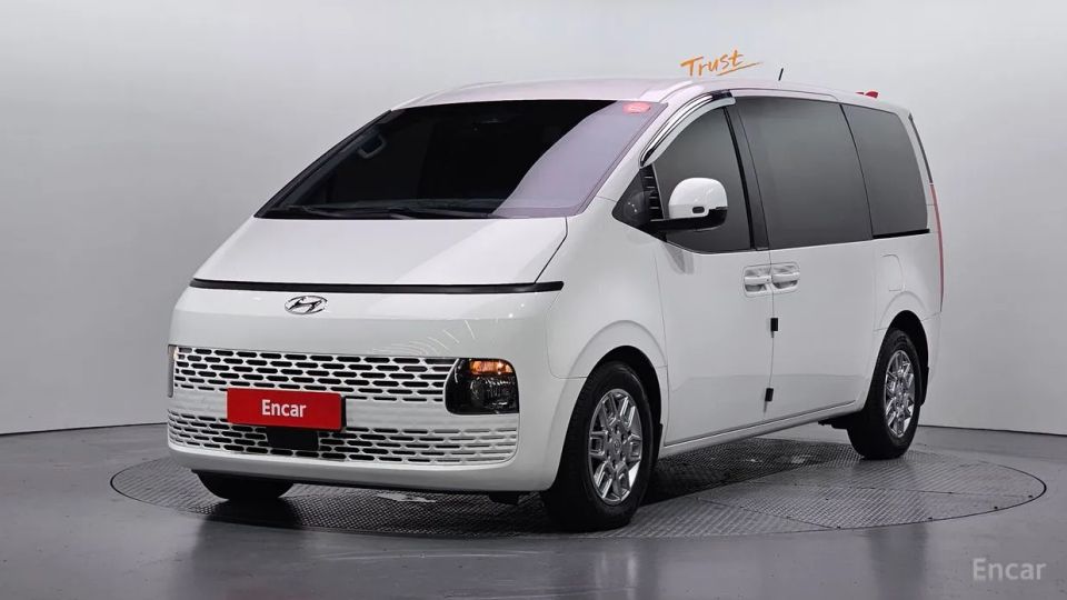 Hyundai Staria