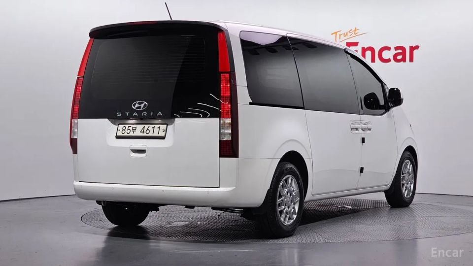 Hyundai Staria