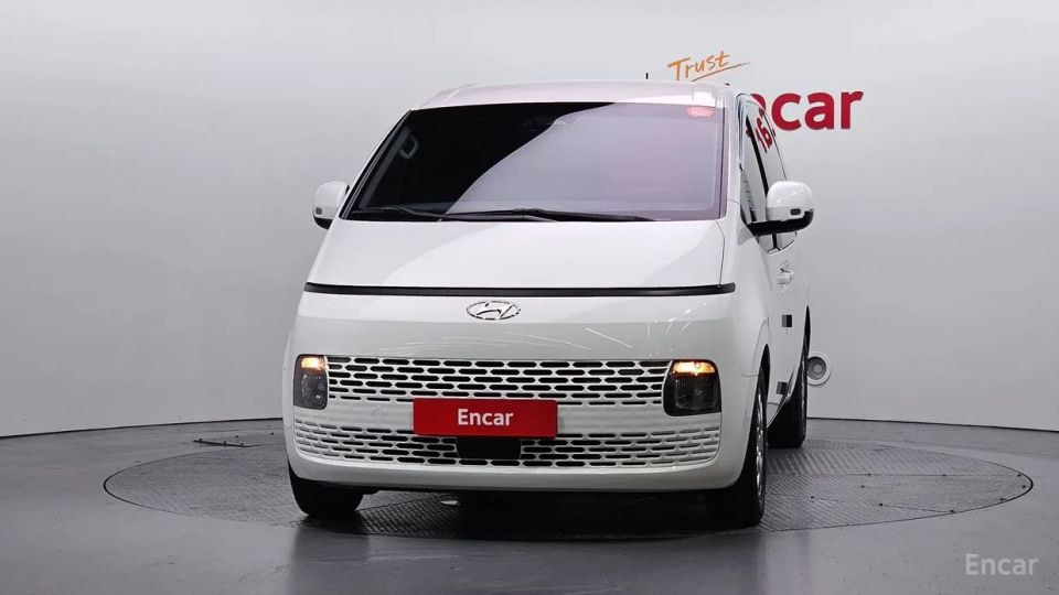 Hyundai Staria